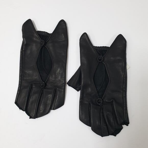 Chanel Black Leather Mittens - Size 8 - Picture 3 of 10
